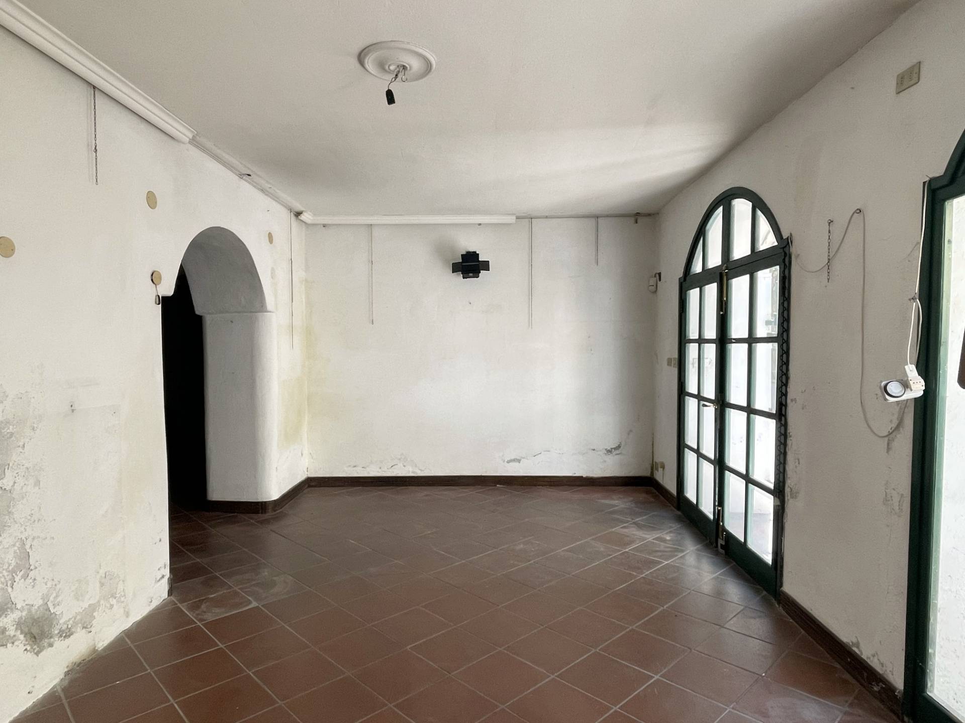 Locale commerciale in vendita a Carcare