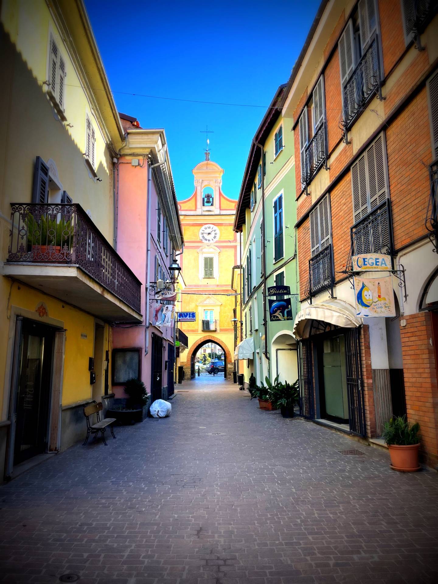 Attivit commerciale in vendita a Cairo Montenotte