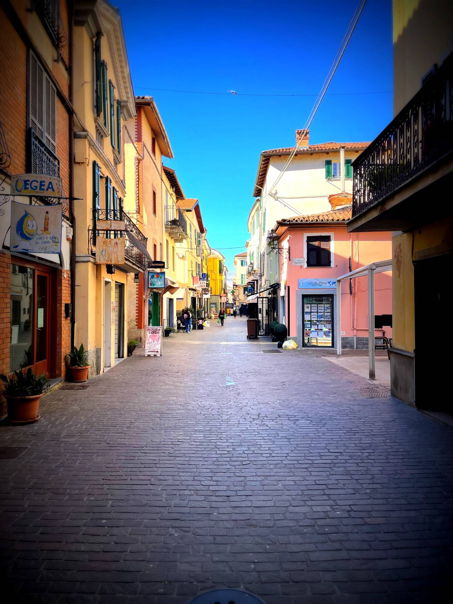 Attivit commerciale in vendita a Cairo Montenotte