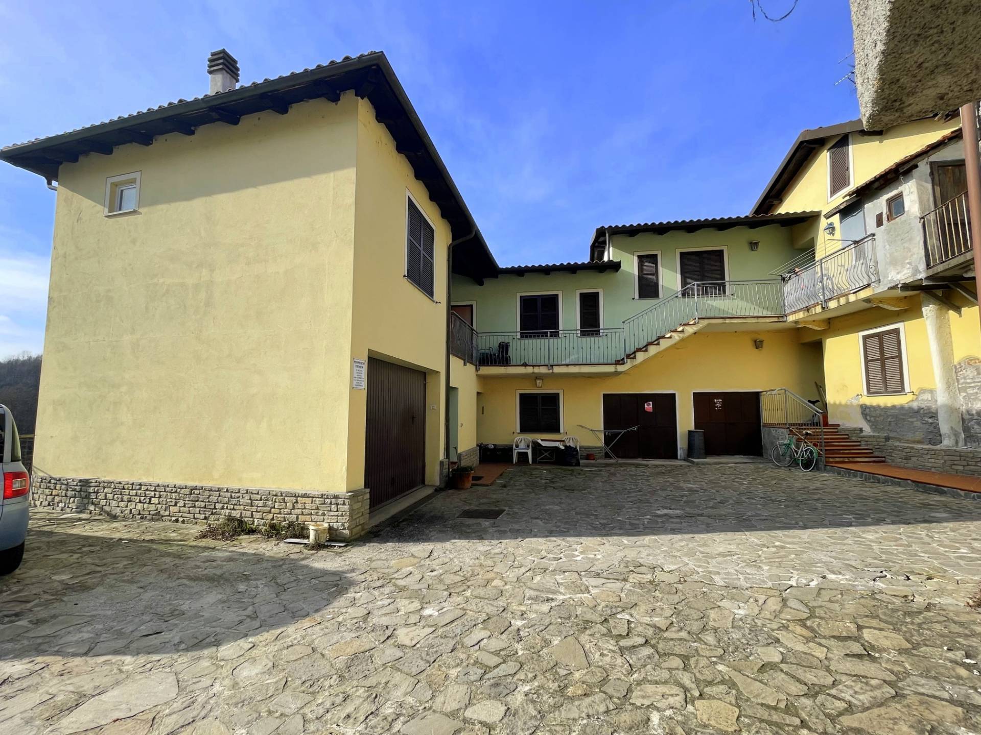 Appartamento in vendita a Cairo Montenotte, Rocchetta
