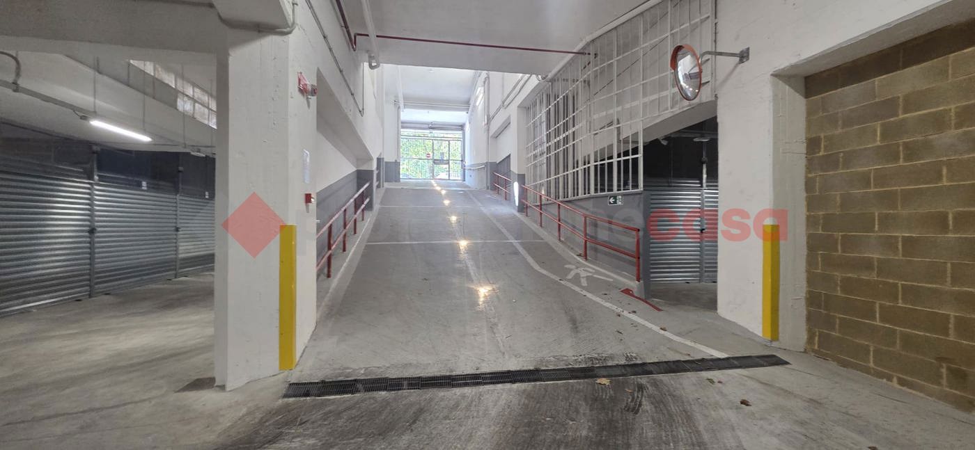 Box/Garage 23mq in vendita a Roma
