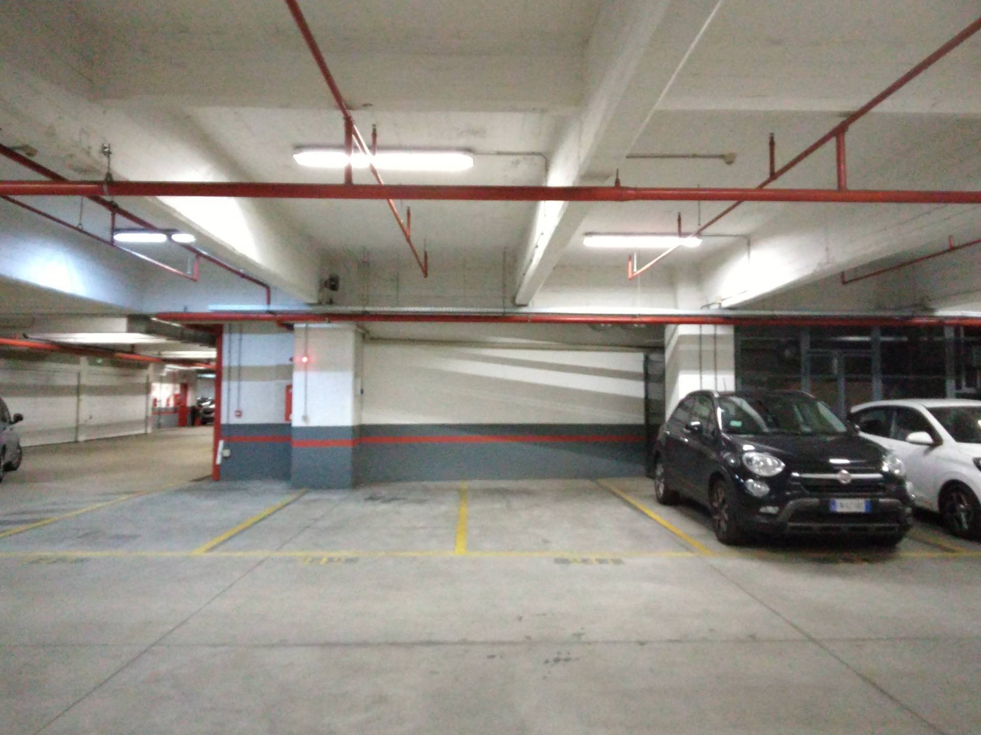 Box o garage in vendita a Torino, San Salvario