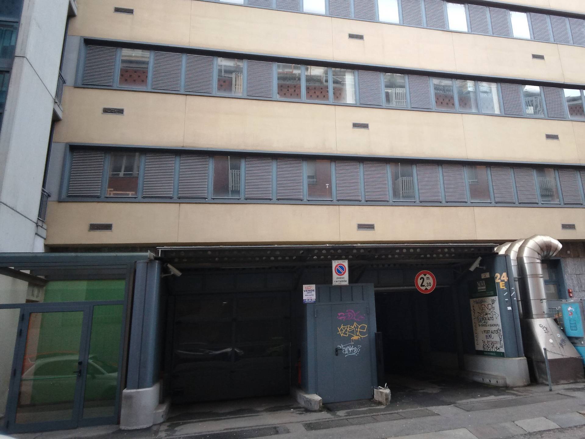 Box o garage in vendita a Torino, San Salvario