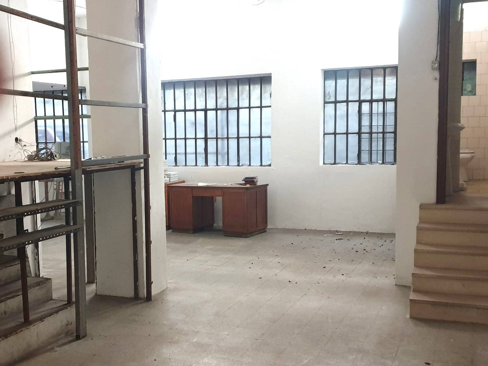 Magazzino in vendita a Torino, Aurora