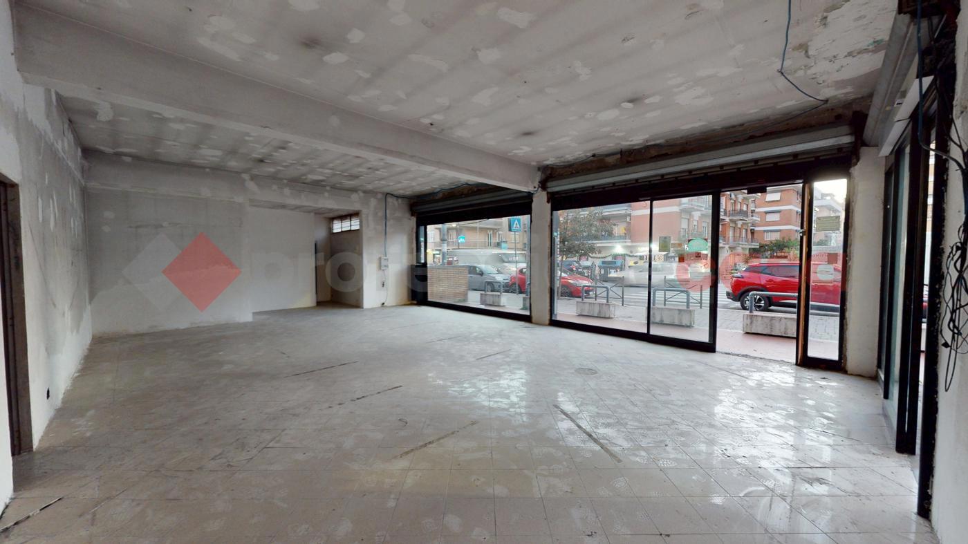 Negozio in vendita a Roma