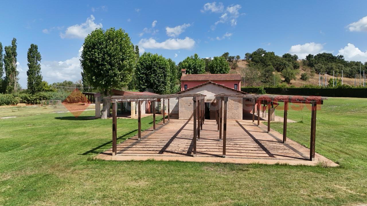 Stabile/Palazzo in vendita a Roma