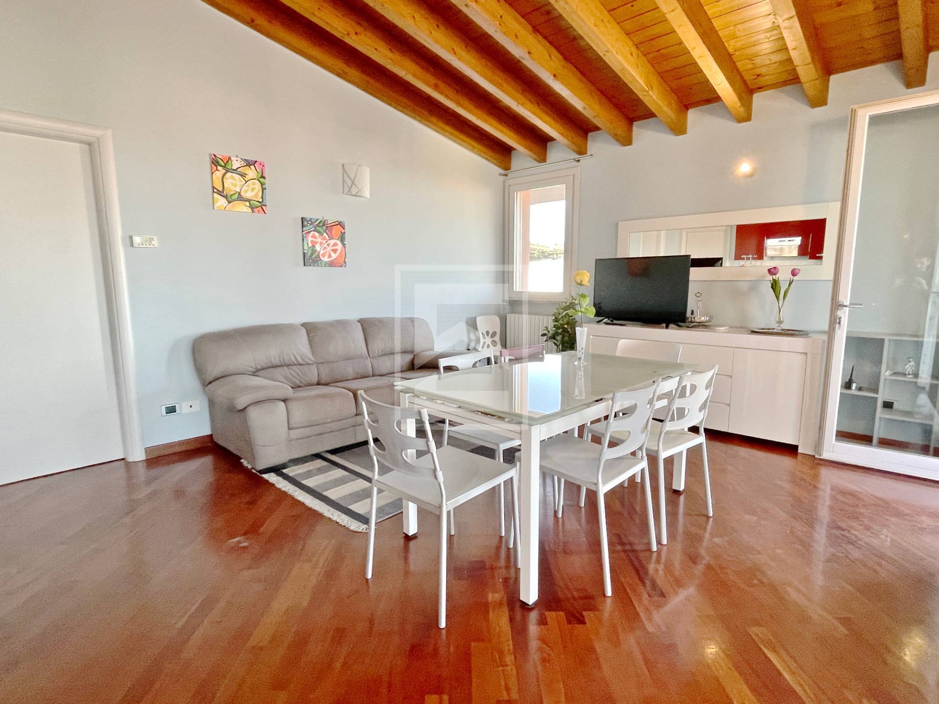 Attico/Mansarda in vendita a Desenzano del Garda, Desenzano del Garda