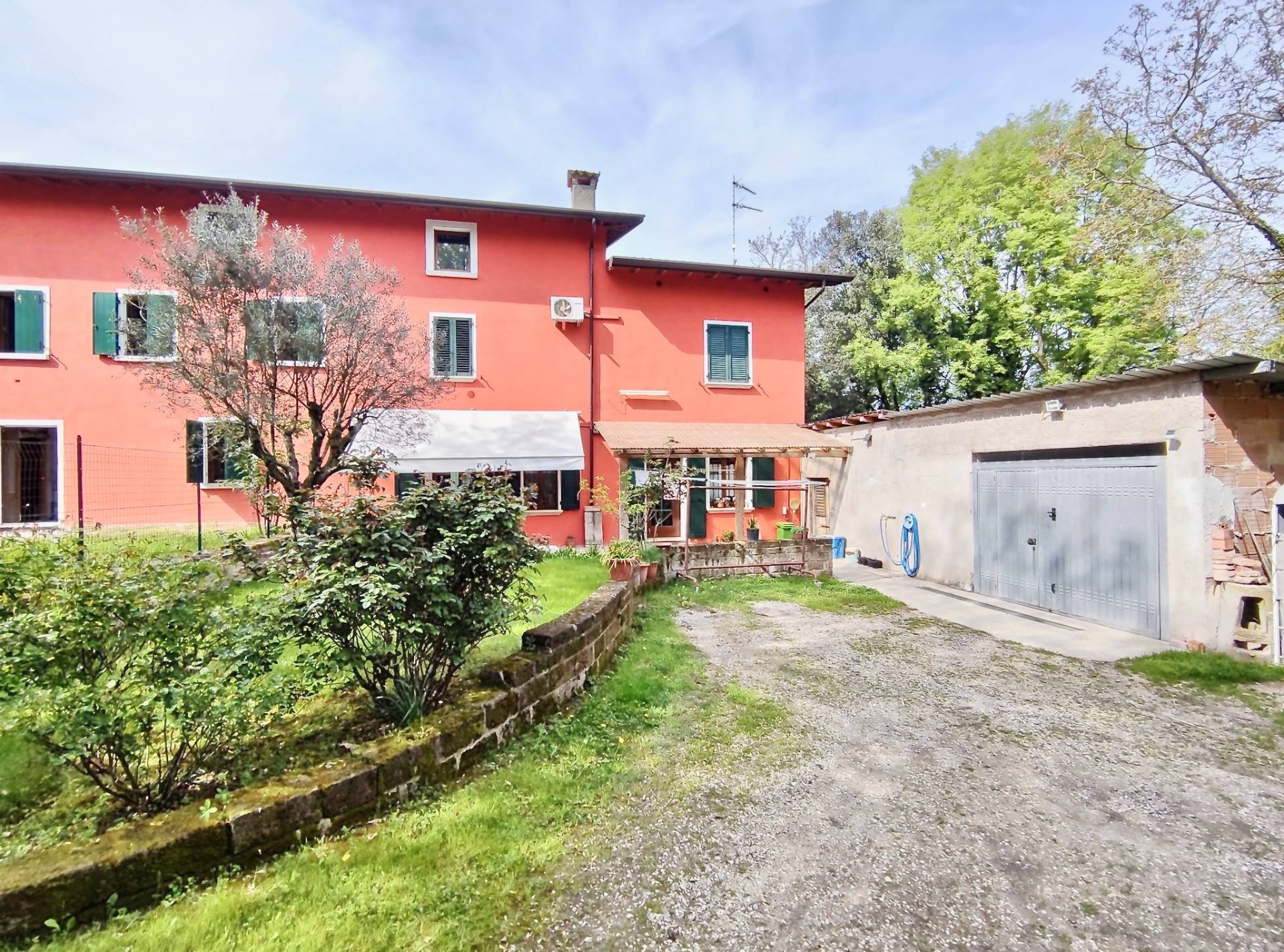 Casa indipendente in vendita a Monzambano