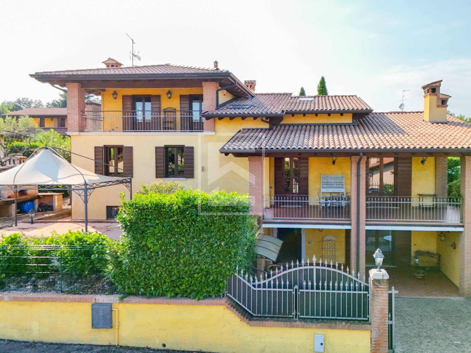 Villa con terrazzo a Moniga del Garda