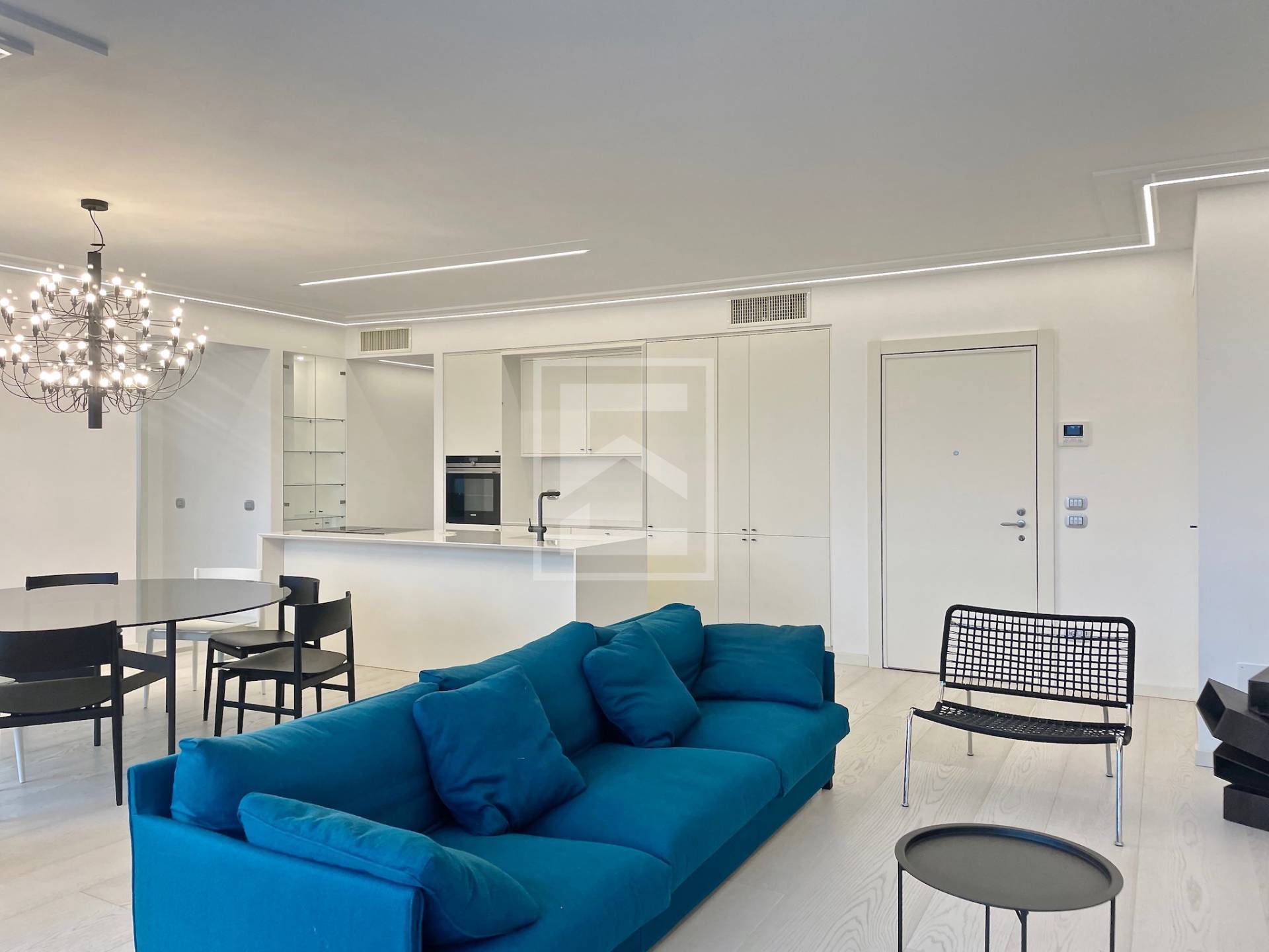 Appartamento in vendita a Desenzano del Garda, Desenzano del Garda