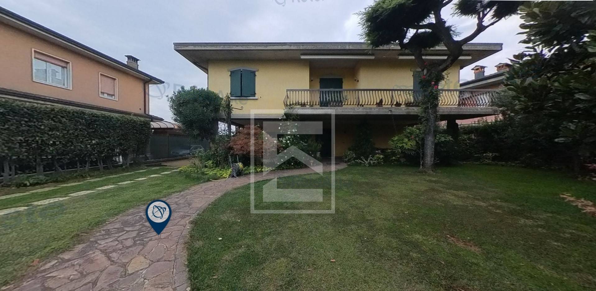 Villa con terrazzo a Lonato