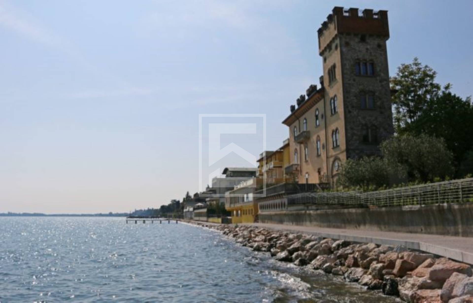 Casa Indipendente in vendita a Desenzano del Garda, Desenzano del Garda