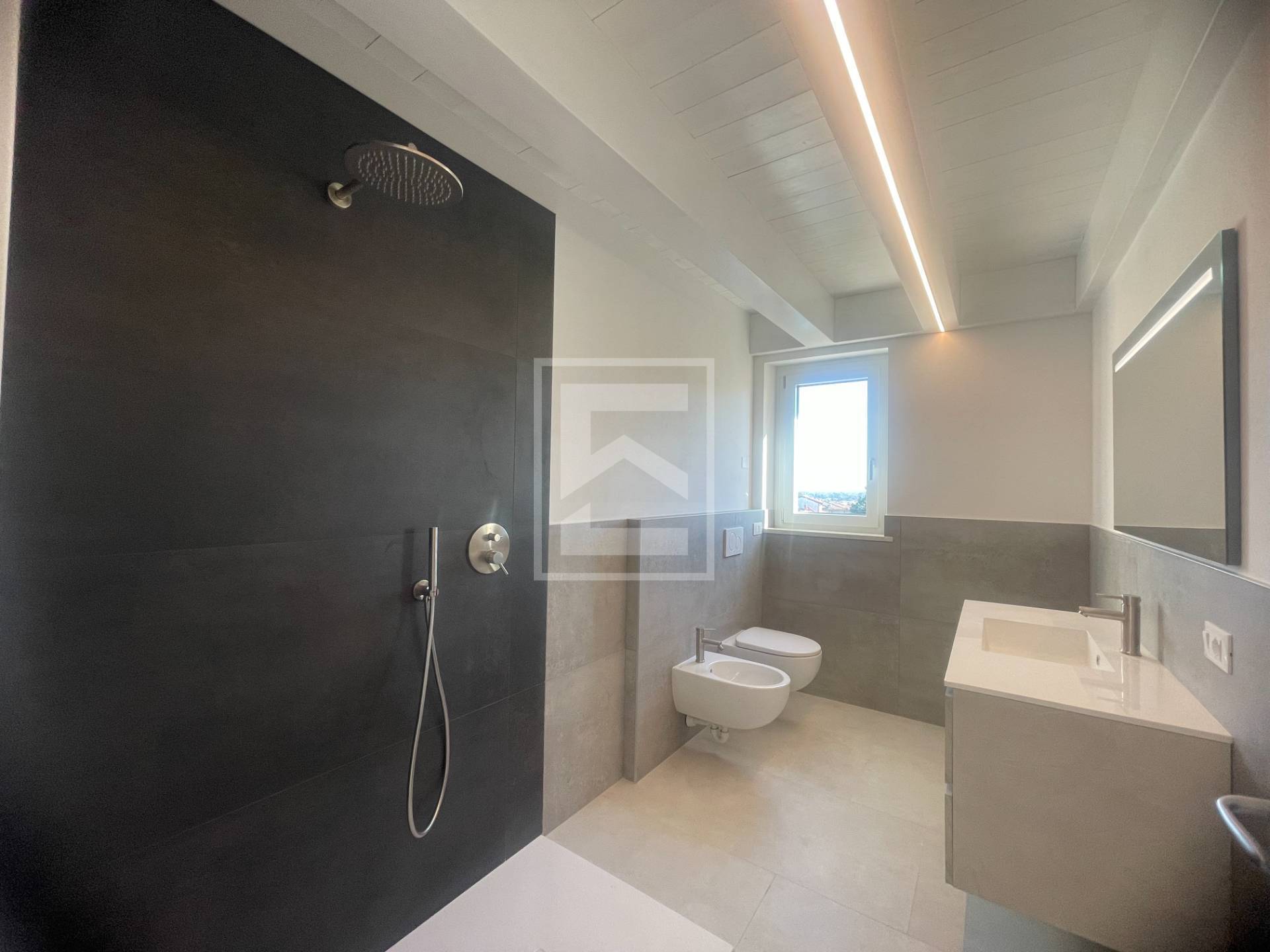 Attico/Mansarda in vendita a Desenzano del Garda, Desenzano del Garda