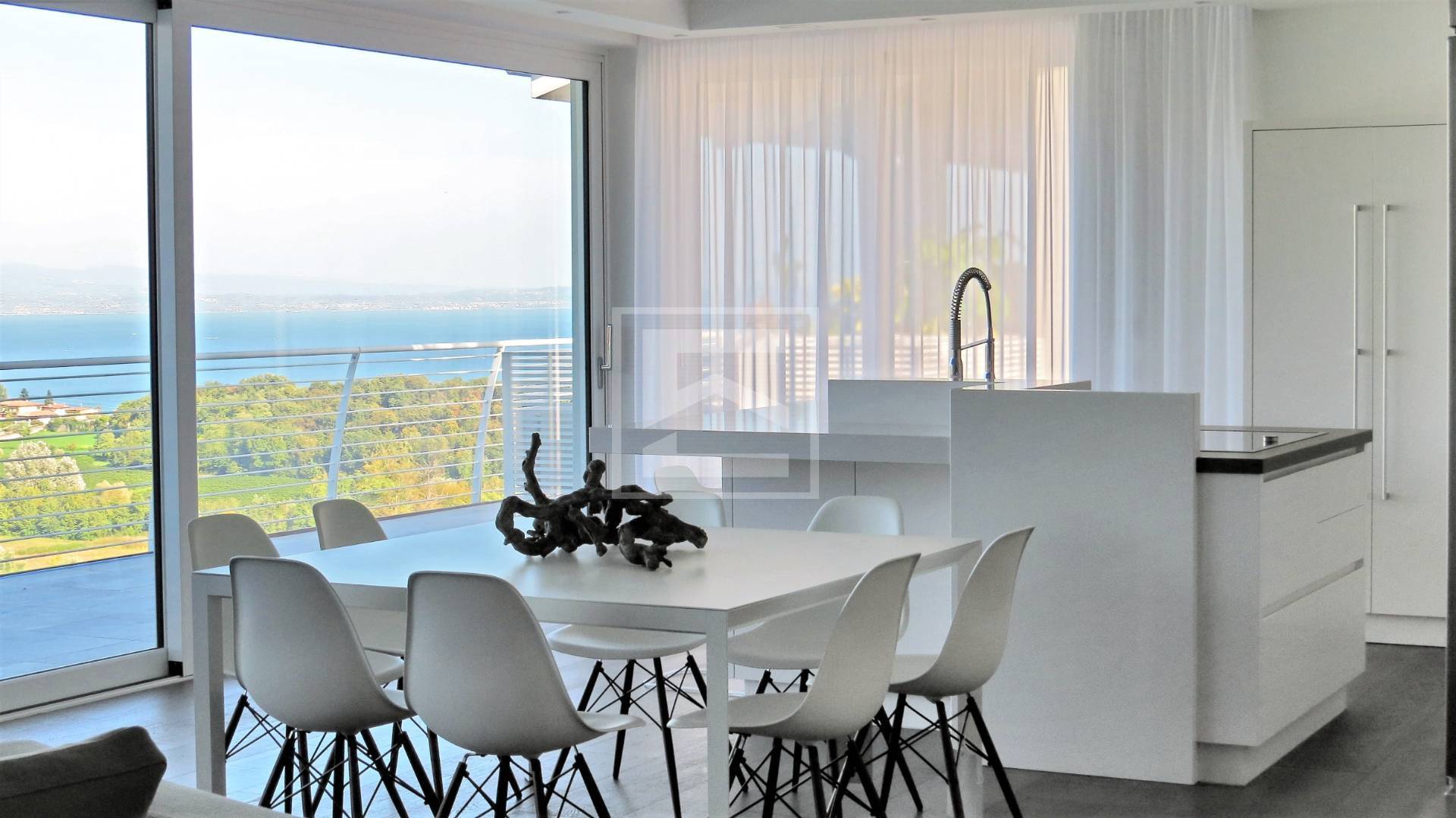 Appartamento in vendita a Padenghe sul Garda