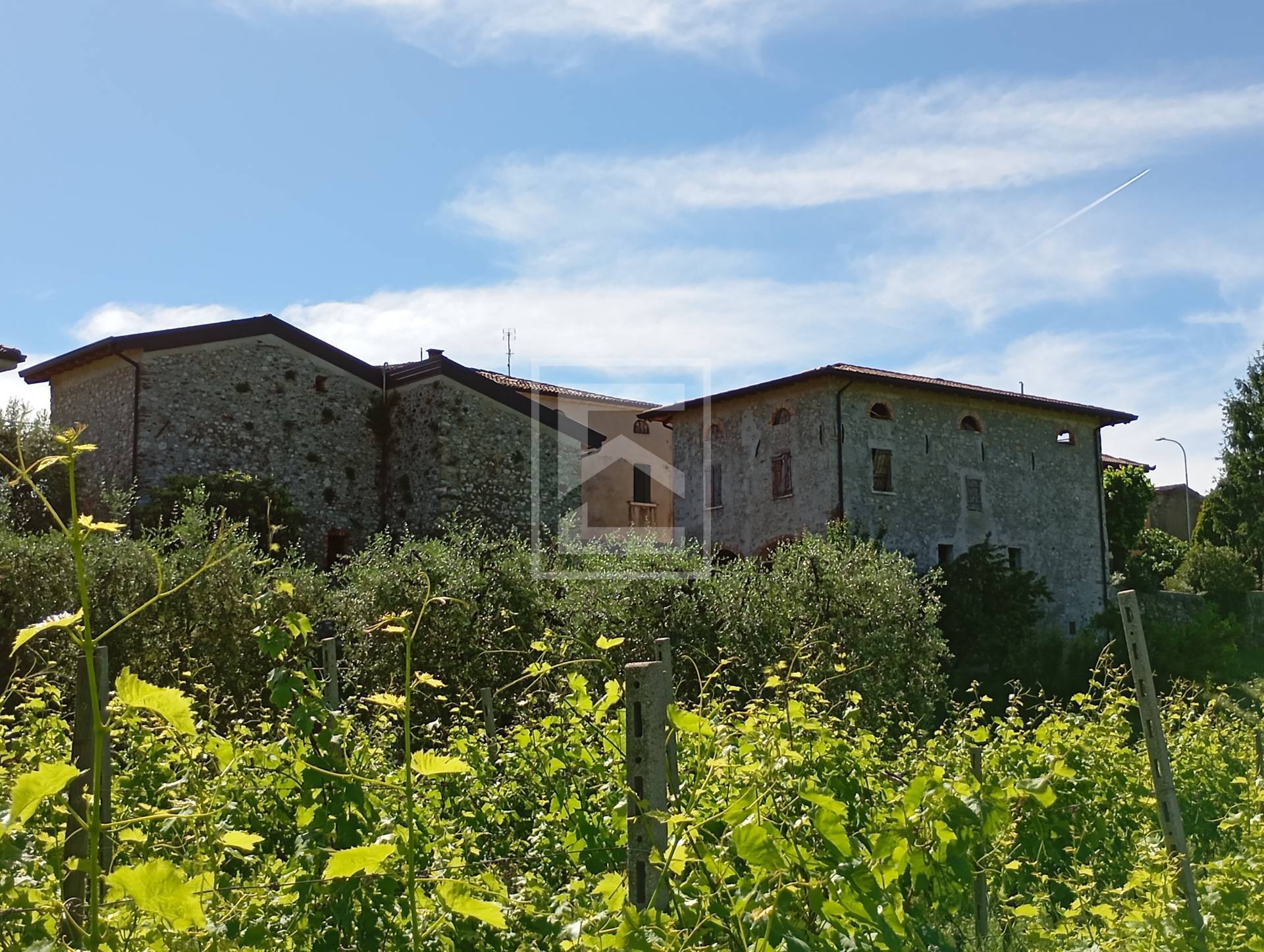 Rustico in vendita a Puegnago sul Garda