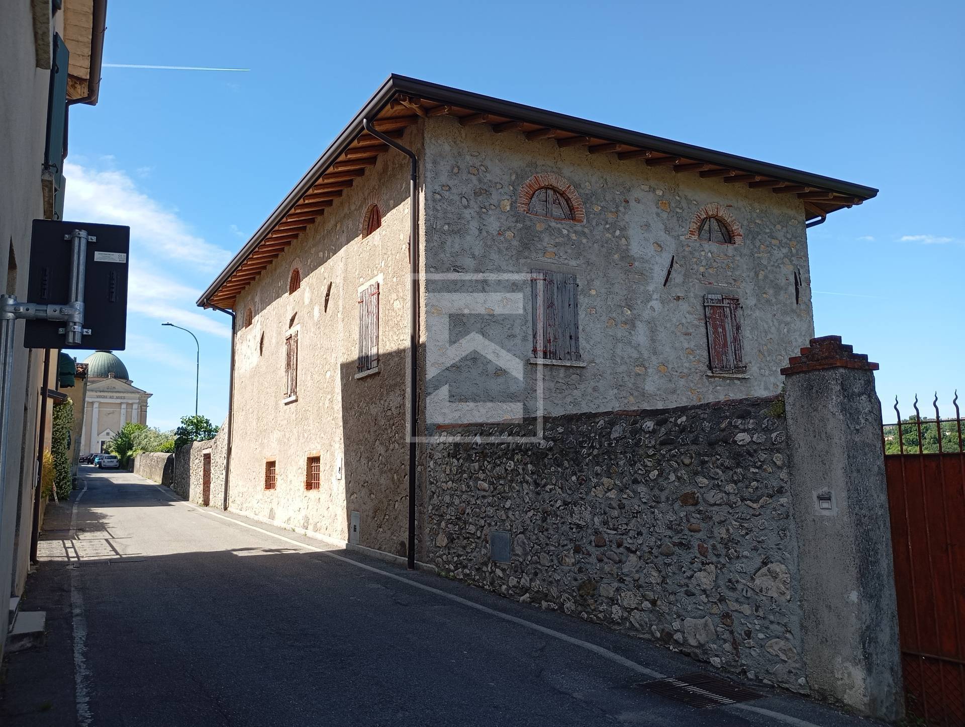 Rustico in vendita a Puegnago sul Garda