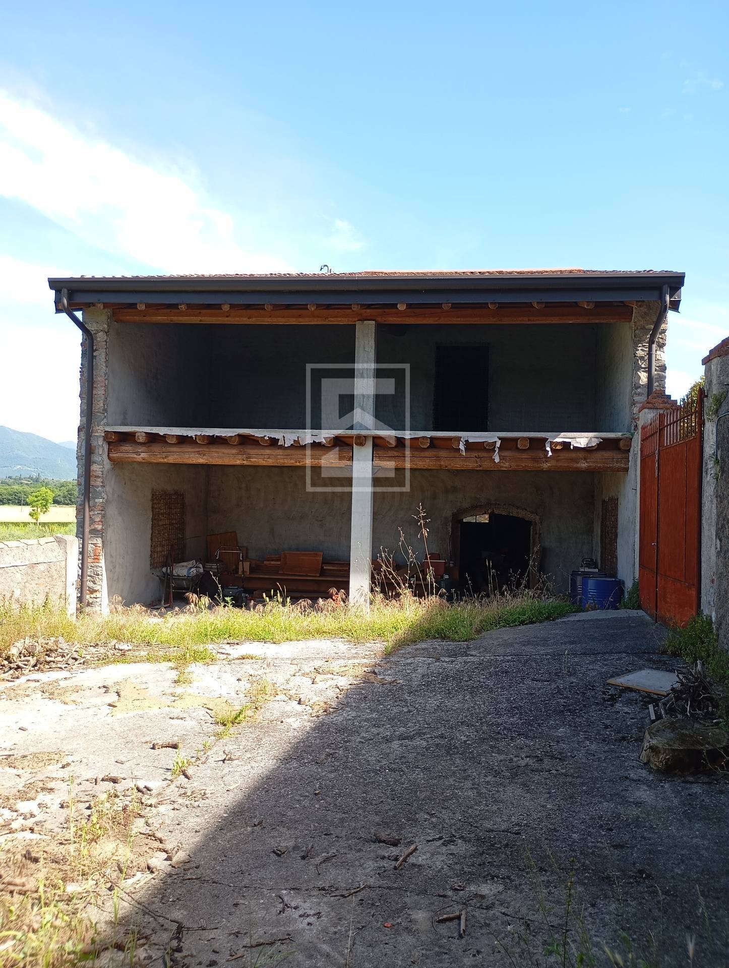 Rustico in vendita a Puegnago sul Garda