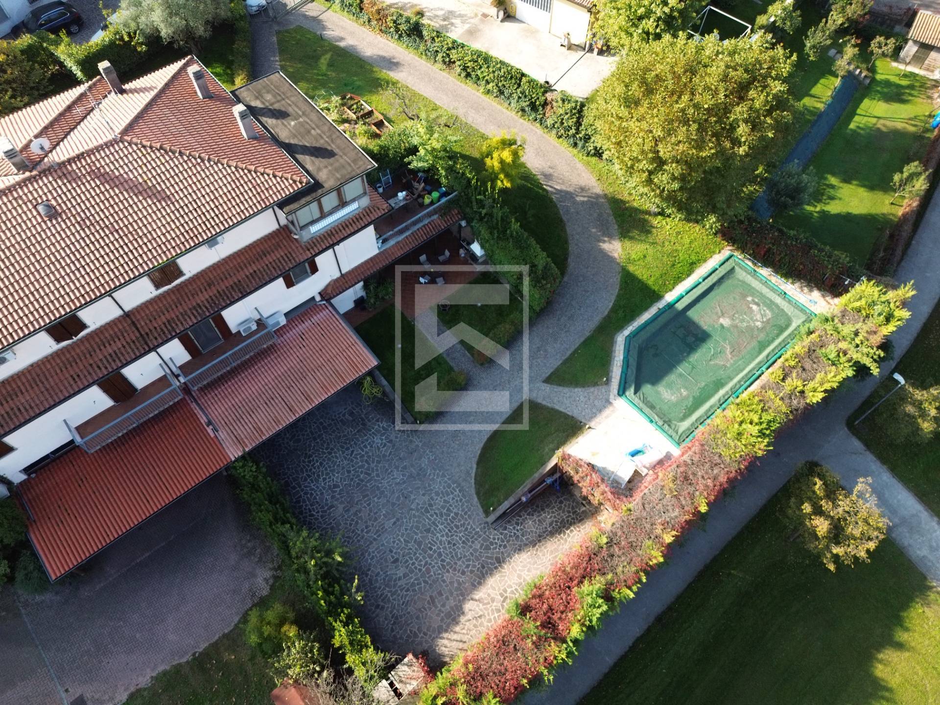 Villetta bifamiliare in vendita a Volta Mantovana