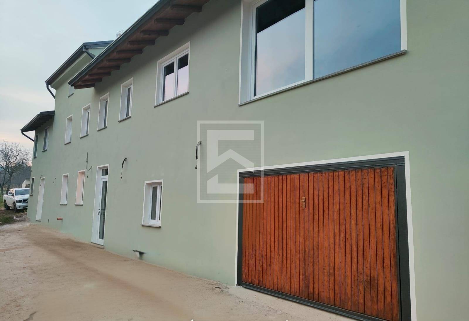 Casa Indipendente in vendita a Mont Beccaria