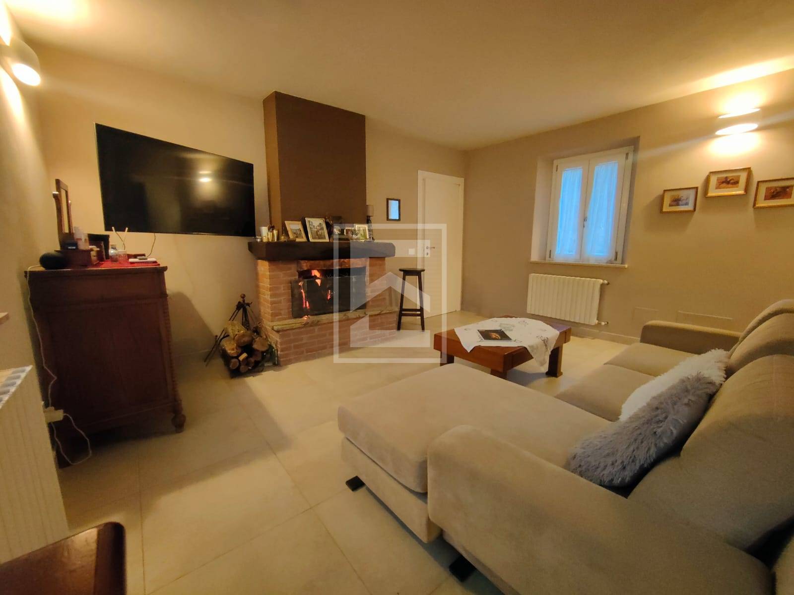 Casa Indipendente in vendita a Mont Beccaria