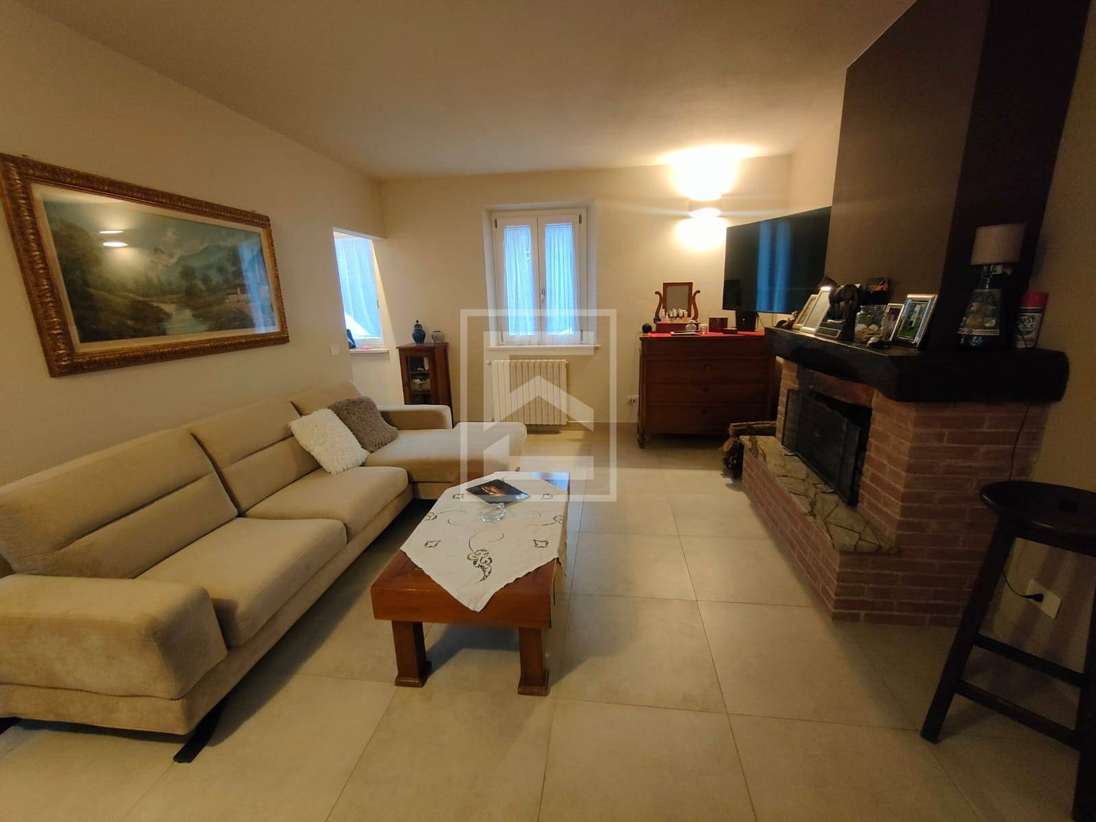 Casa Indipendente in vendita a Mont Beccaria