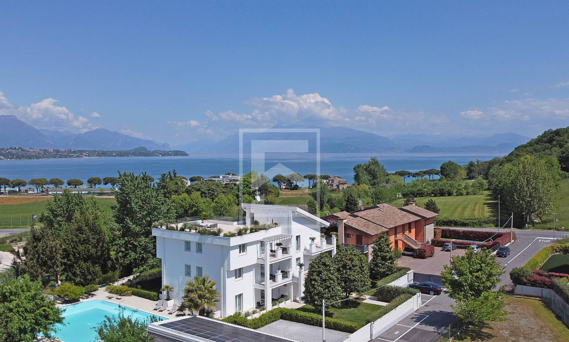 Villa singola in vendita a Desenzano del Garda