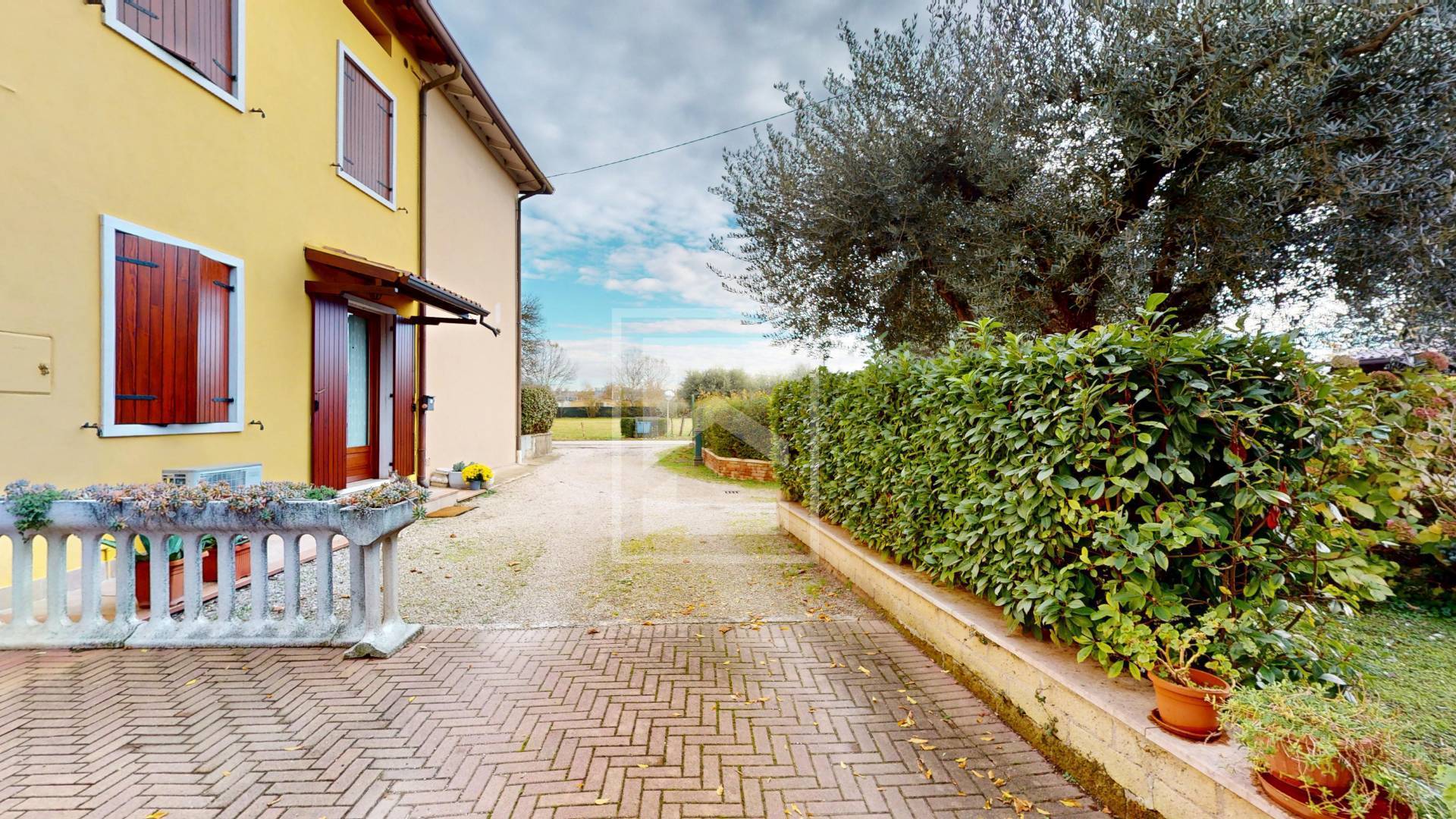 Porzione di casa in vendita a Monzambano