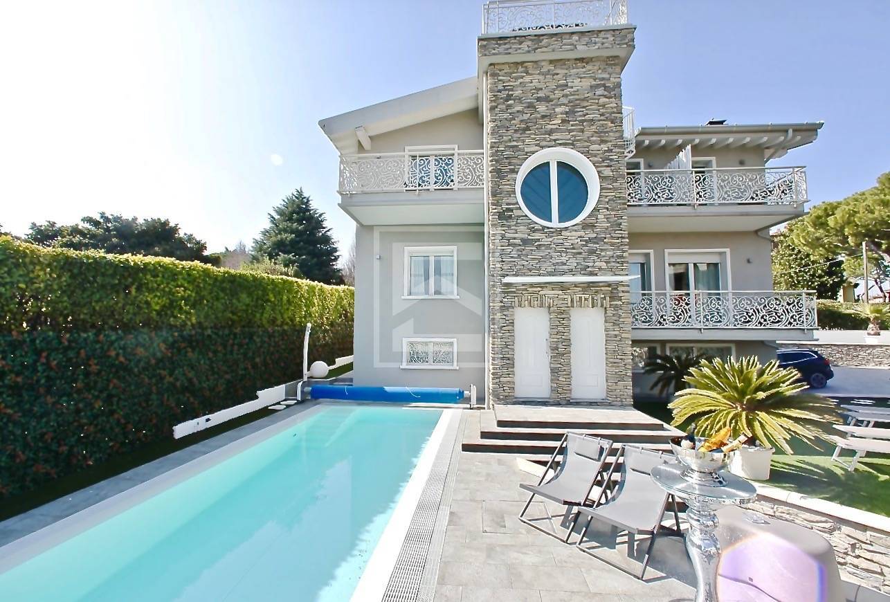Villa singola in vendita a Desenzano del Garda, Desenzano del Garda