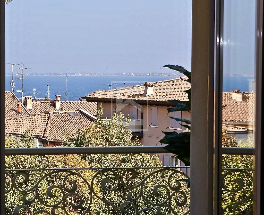 Villa singola in vendita a Desenzano del Garda, Desenzano del Garda