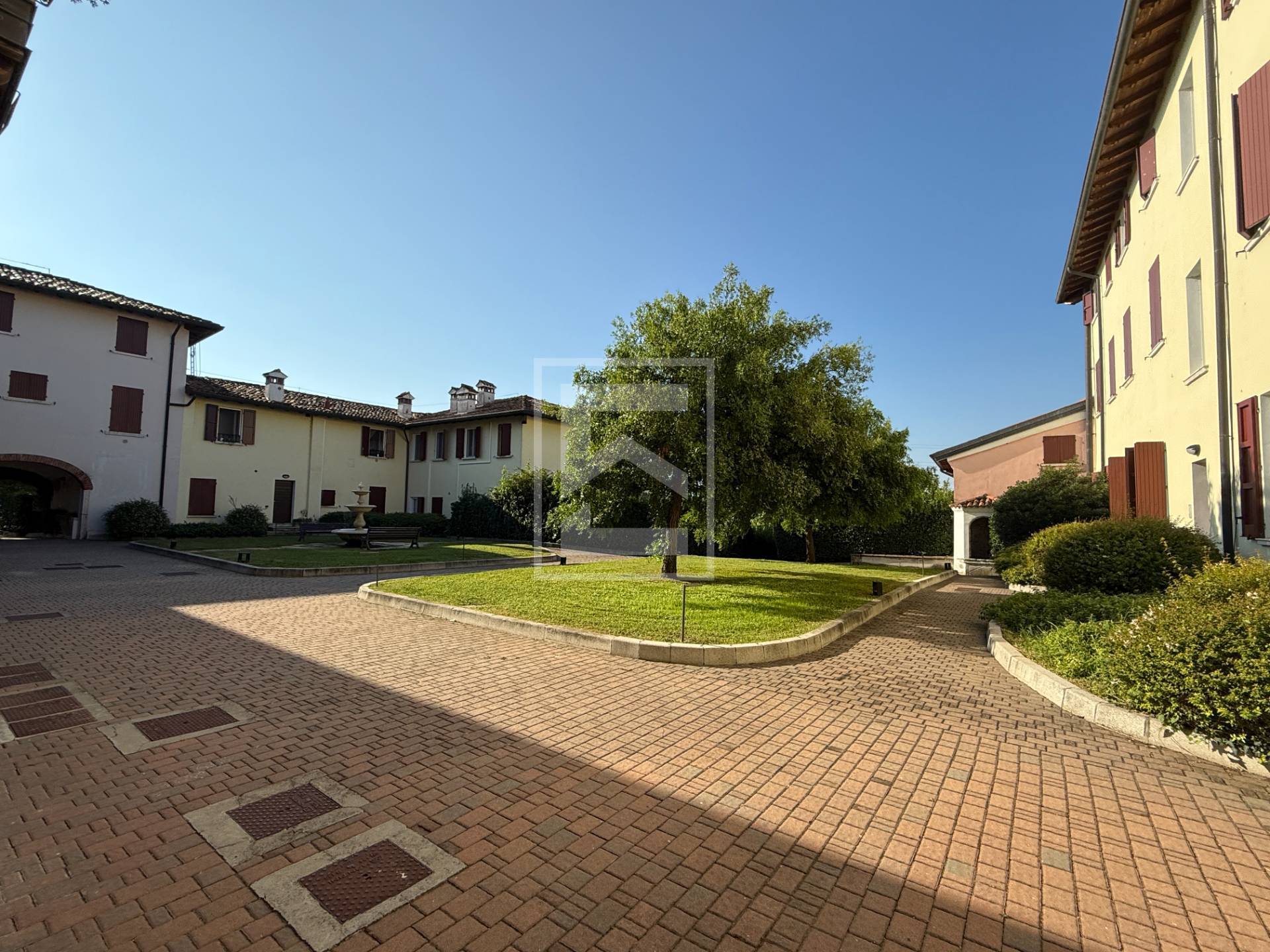 Appartamento in vendita a Desenzano del Garda, Vaccarolo