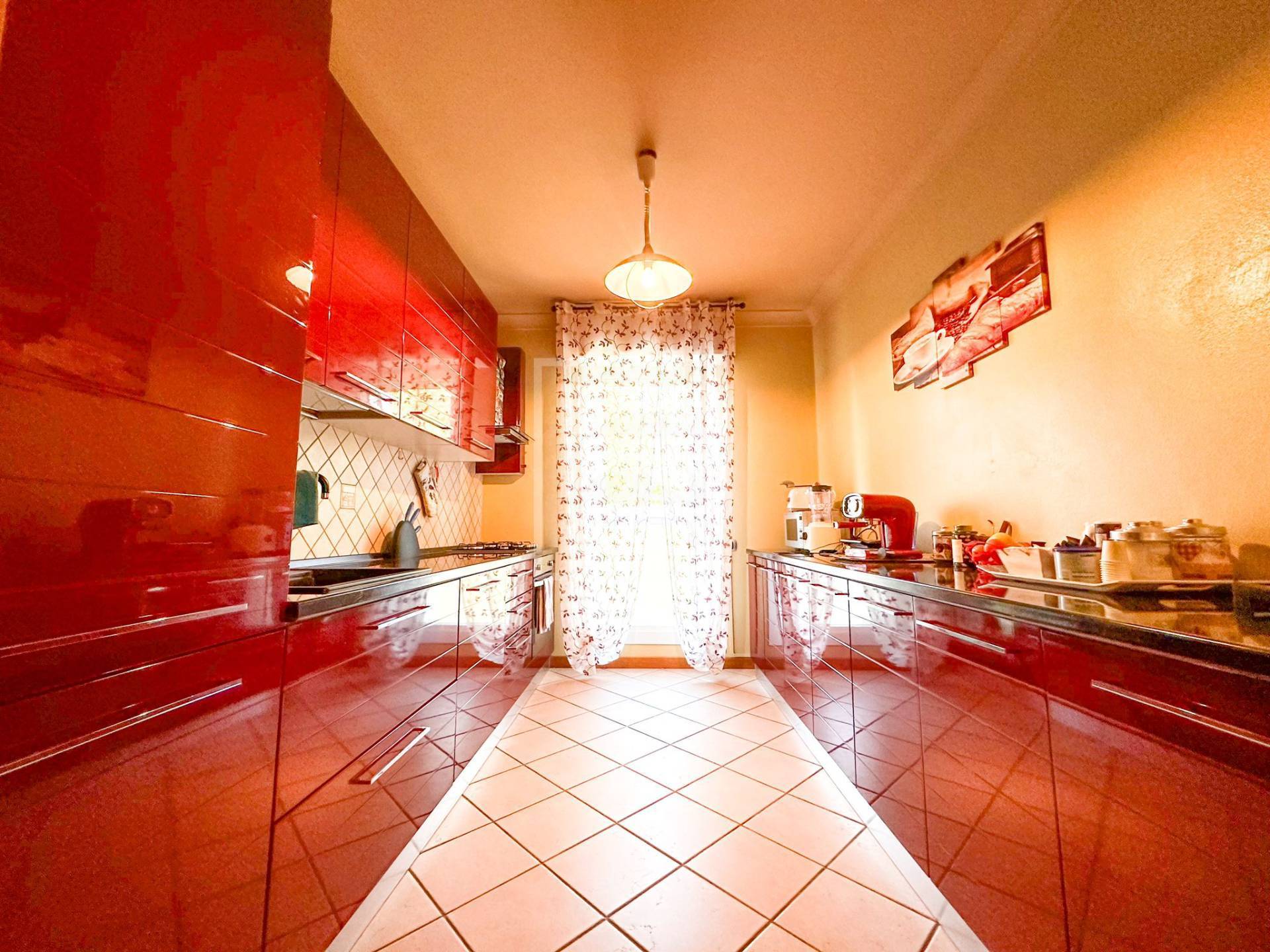 Appartamento in vendita a Desenzano del Garda, Rivoltella del Garda