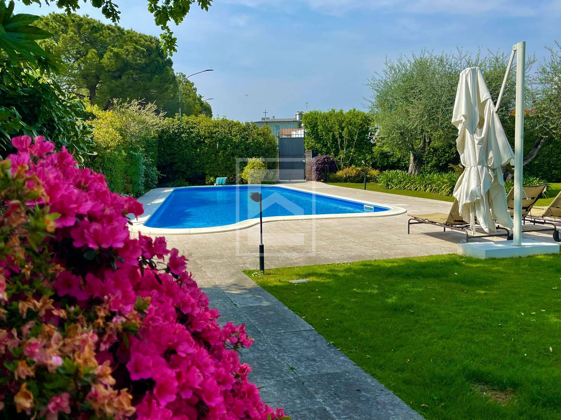 Villa singola in vendita a Desenzano del Garda, Desenzano del Garda