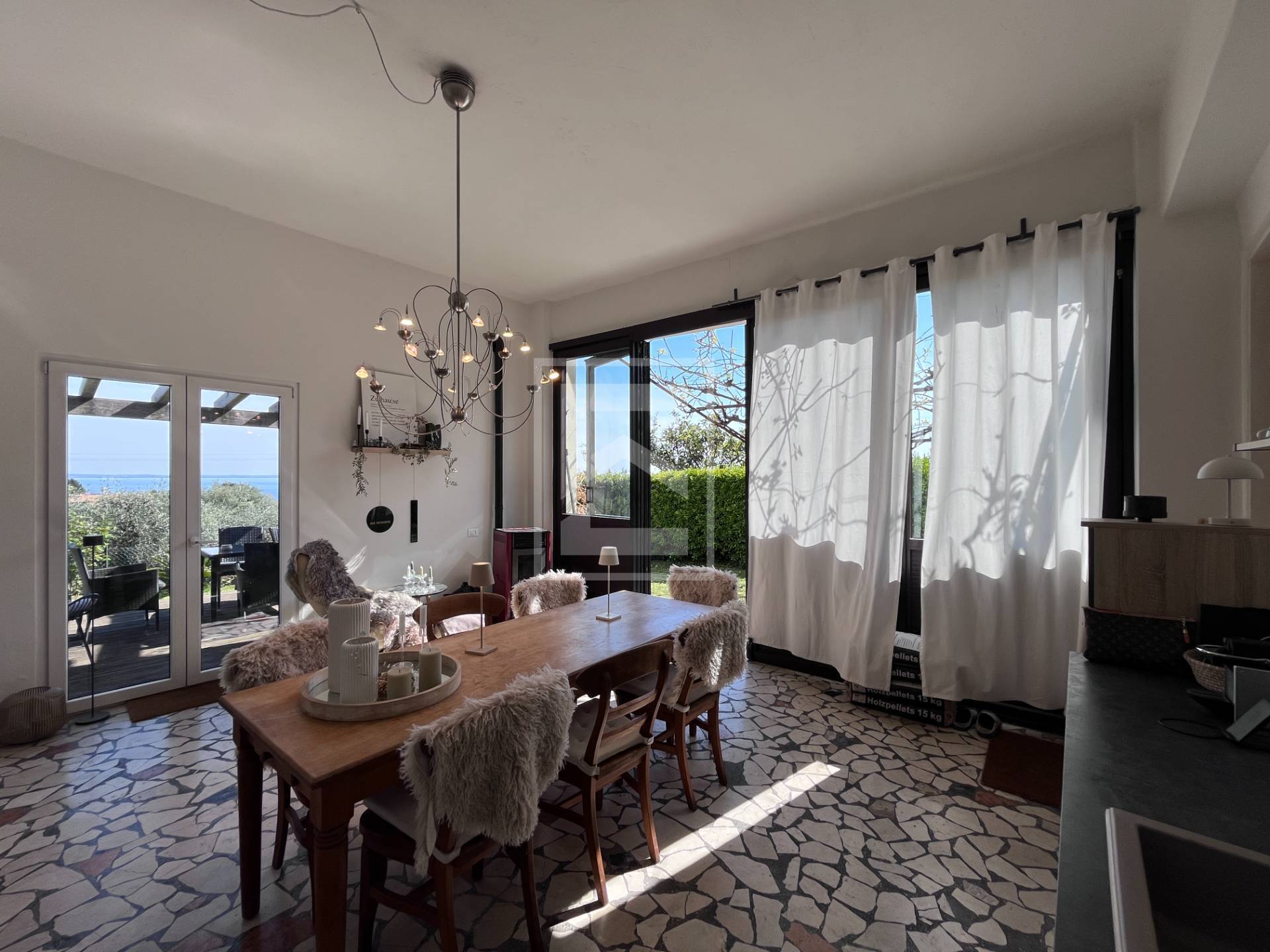 Casa Indipendente in vendita a Manerba del Garda, Gardoncino