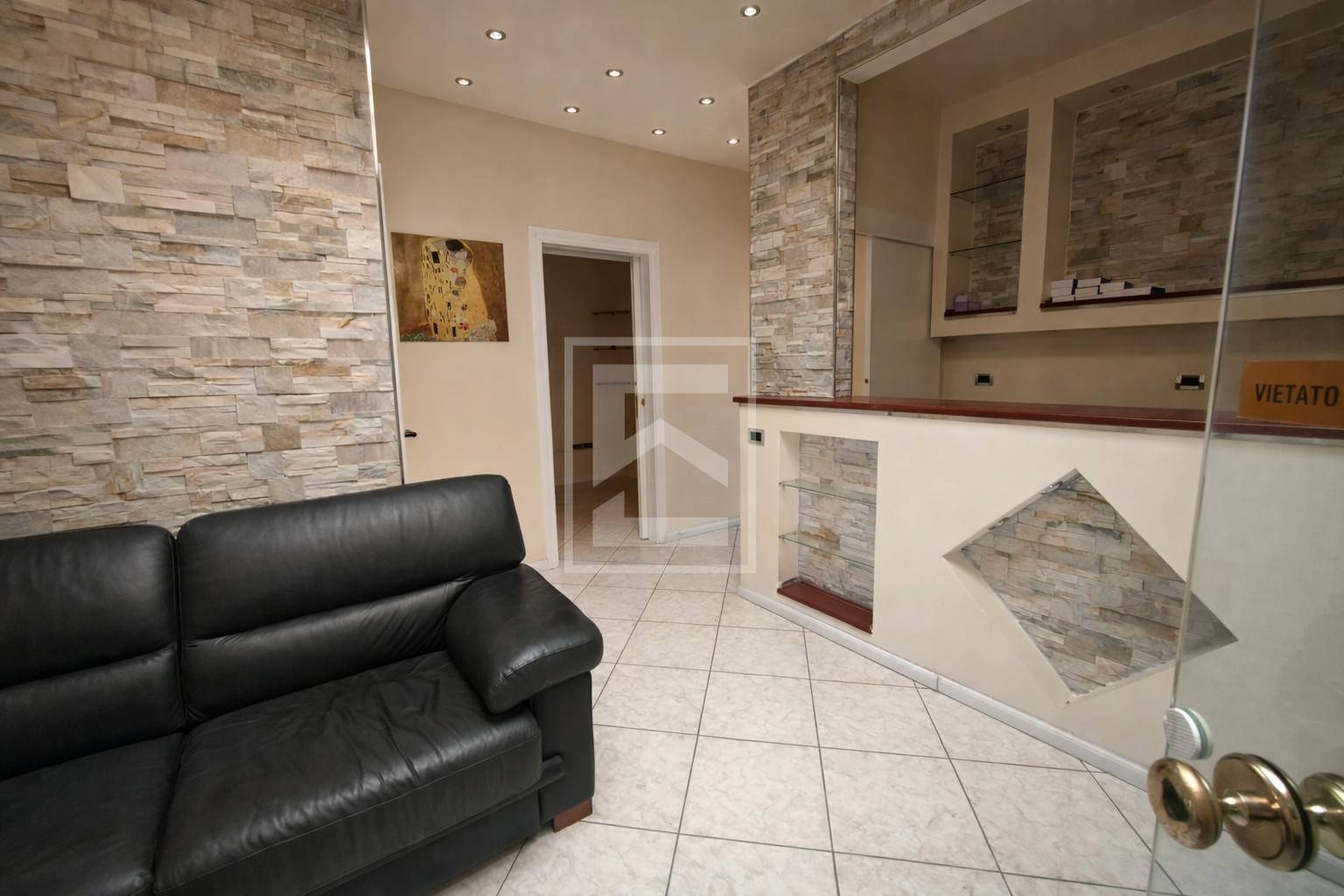 Negozio in vendita a Desenzano del Garda, Desenzano del Garda