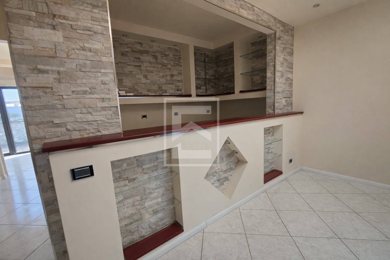 Negozio in vendita a Desenzano del Garda, Desenzano del Garda