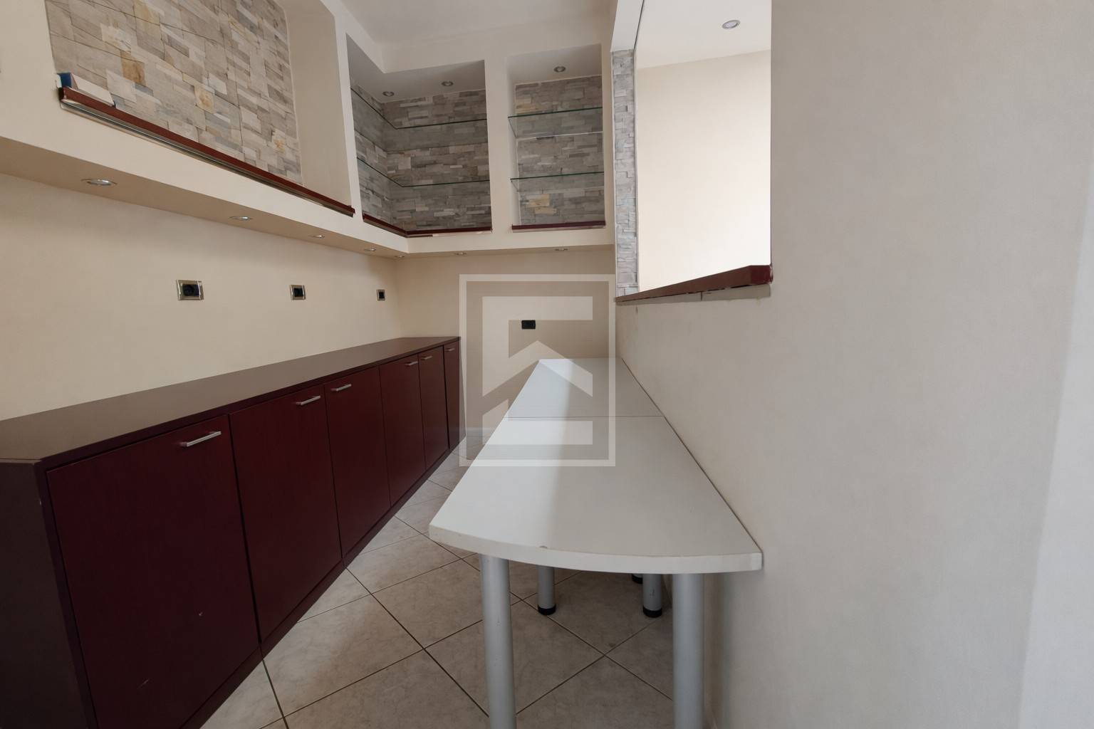 Negozio in vendita a Desenzano del Garda, Desenzano del Garda