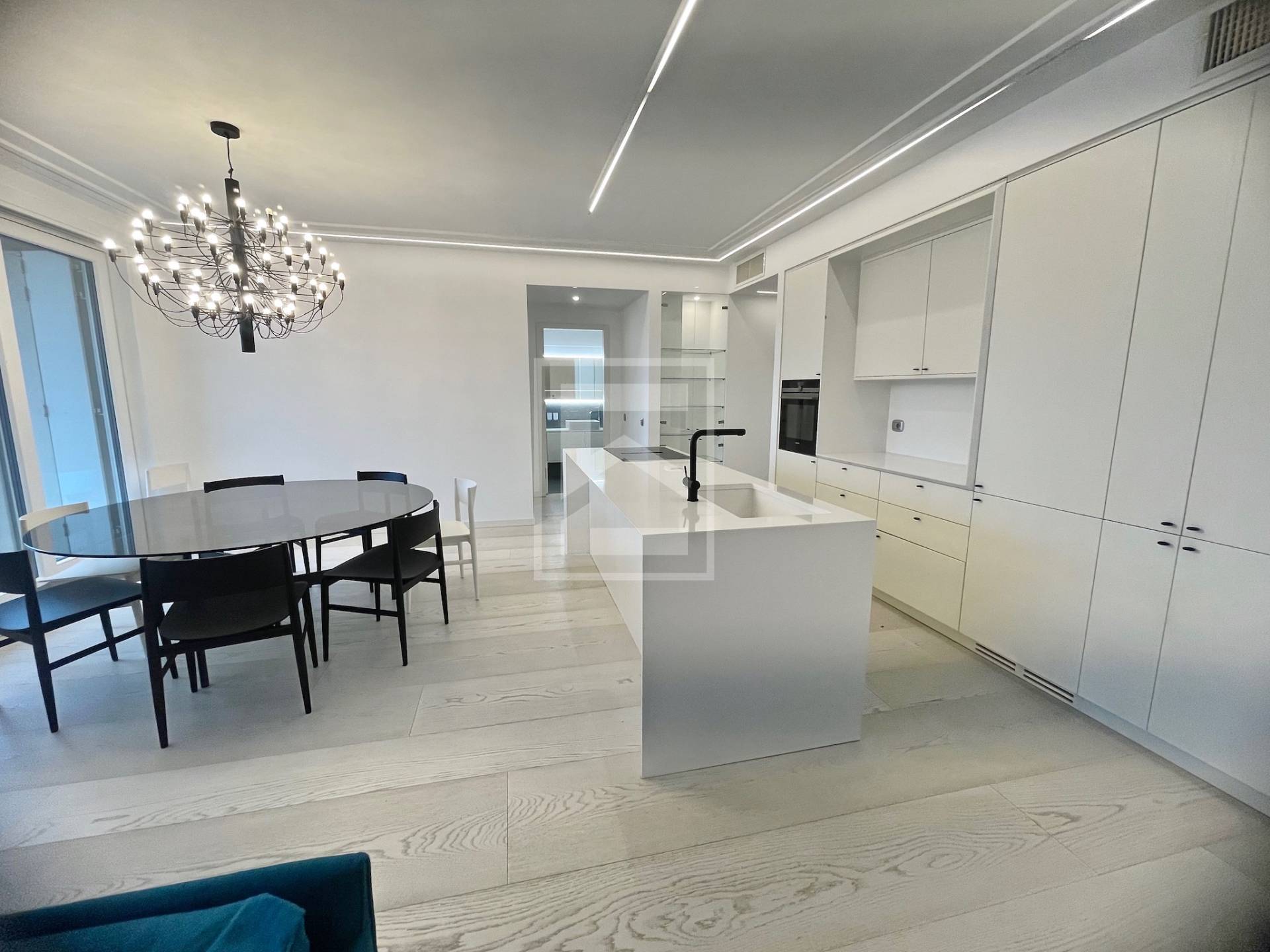 Appartamento in vendita a Desenzano del Garda, Desenzano del Garda