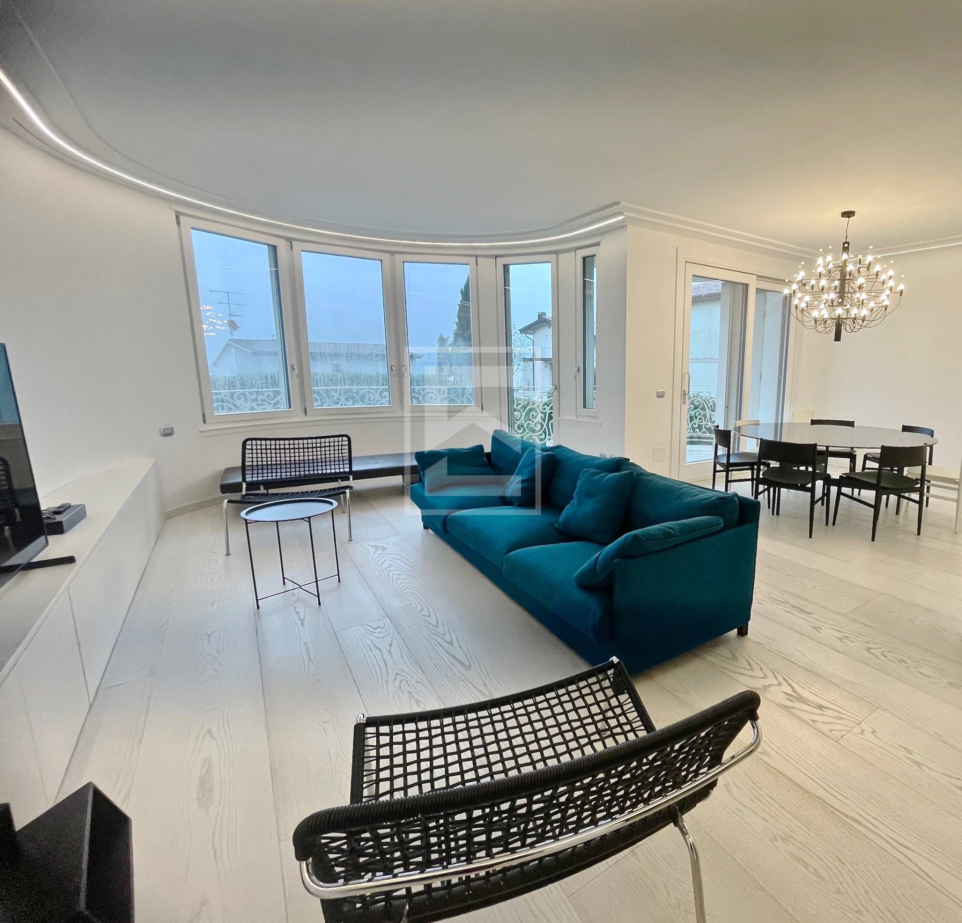 Appartamento in vendita a Desenzano del Garda, Desenzano del Garda