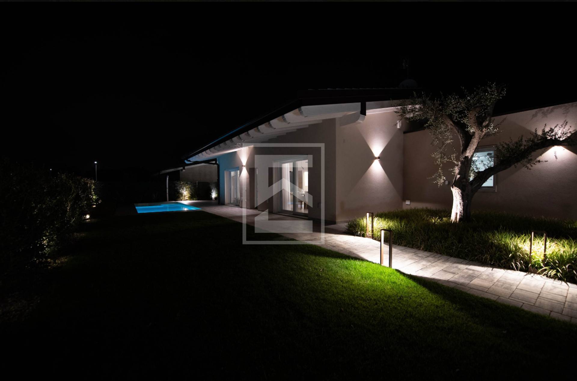 Villa singola in vendita a Desenzano del Garda, Desenzano del Garda