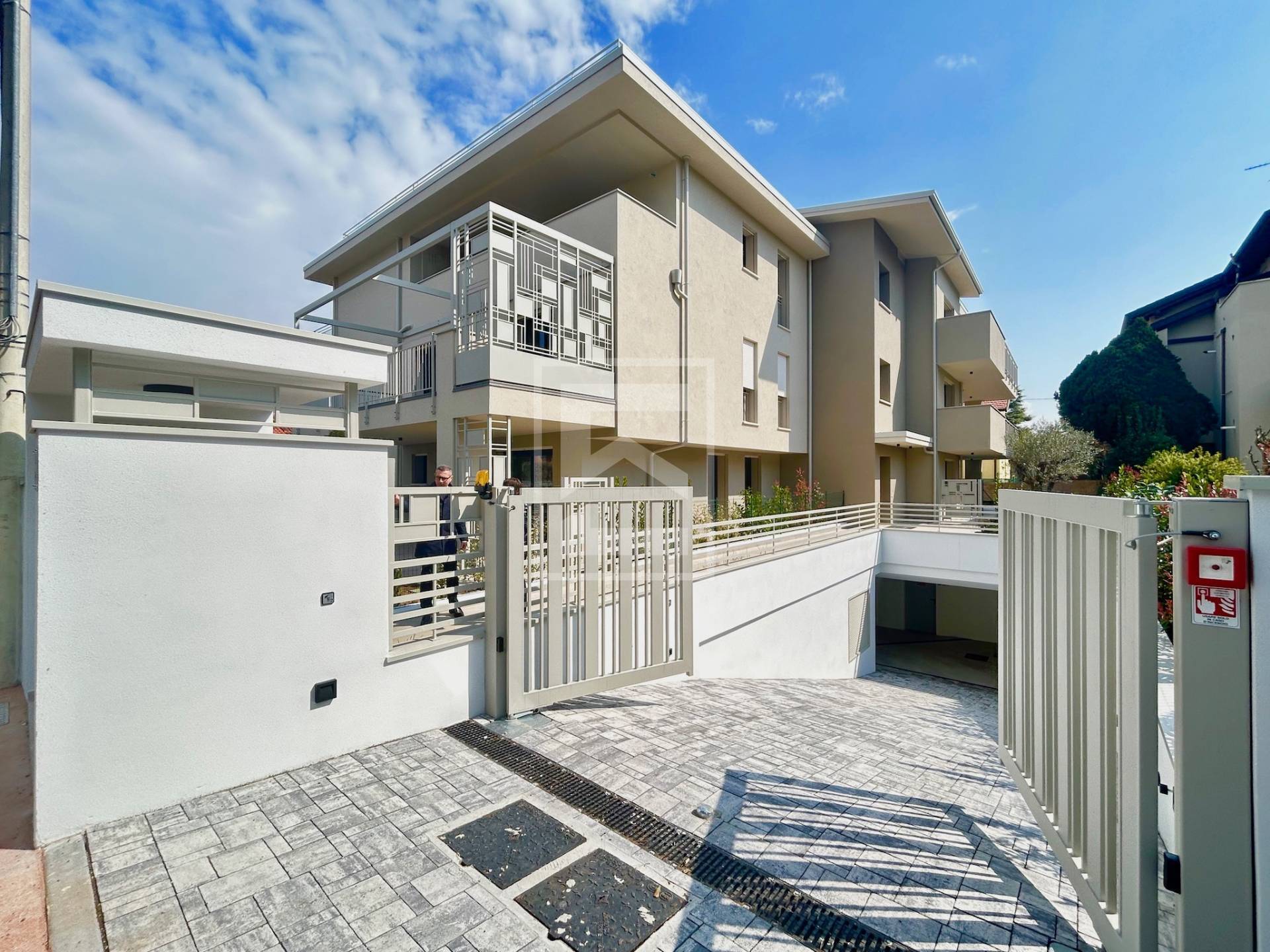 Appartamento in vendita a Desenzano del Garda, Desenzano del Garda