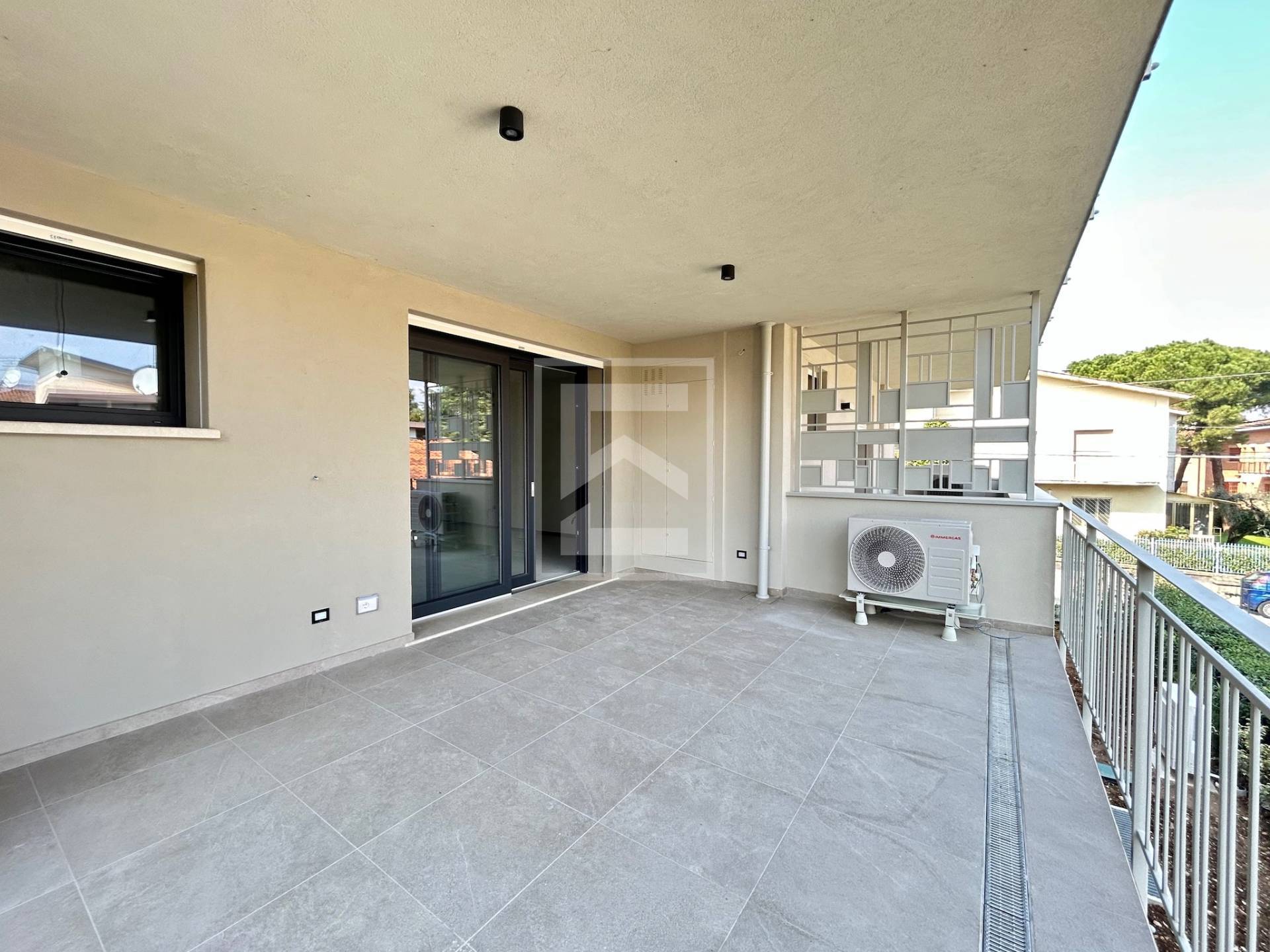 Appartamento in vendita a Desenzano del Garda, Desenzano del Garda