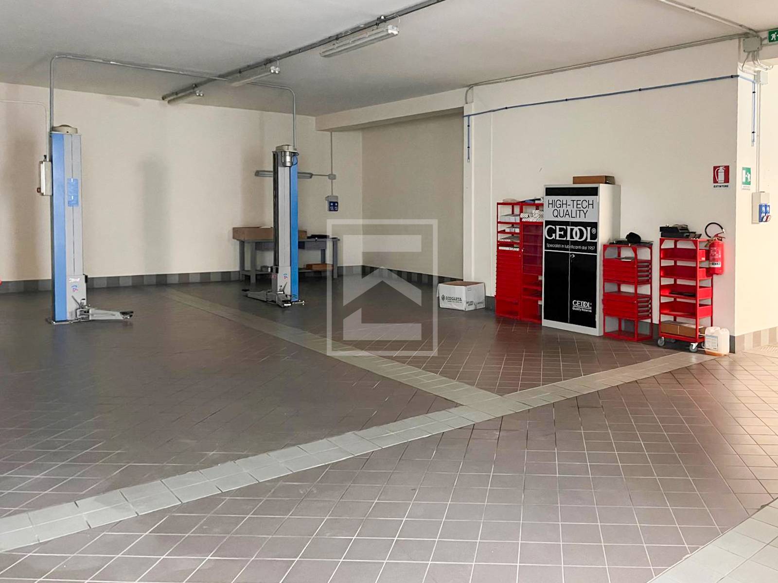 Locale Commerciale in vendita a Brescia, Borgo Trento