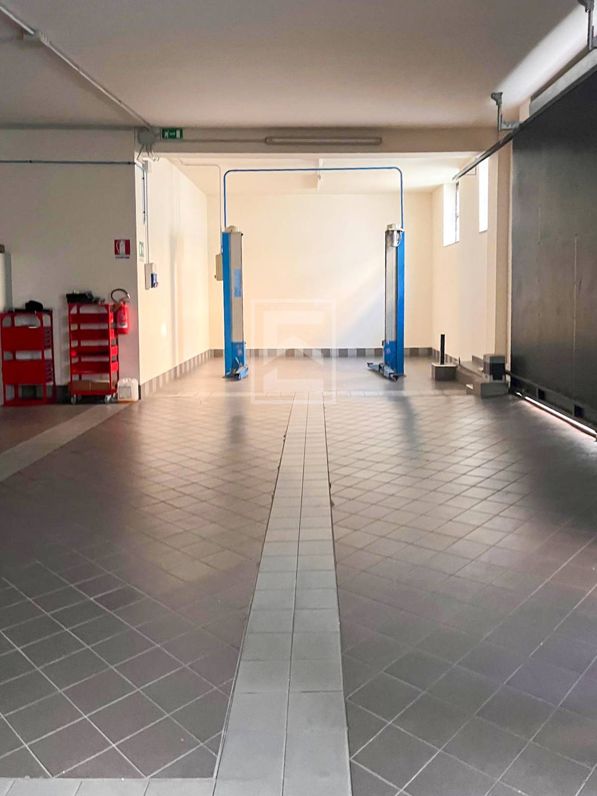 Locale Commerciale in vendita a Brescia, Borgo Trento