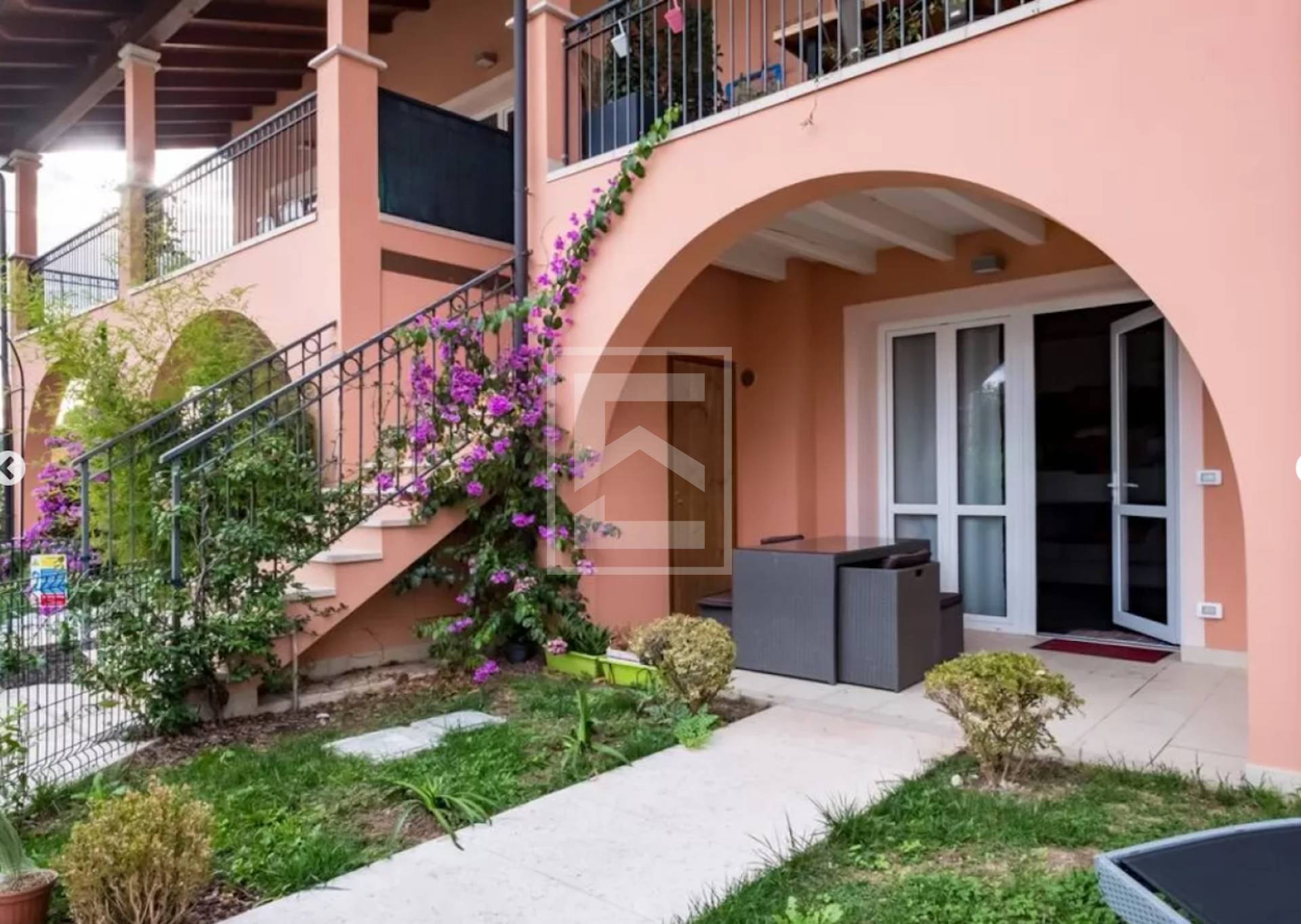 Stabile/Palazzo in vendita a Desenzano del Garda, Desenzano del Garda
