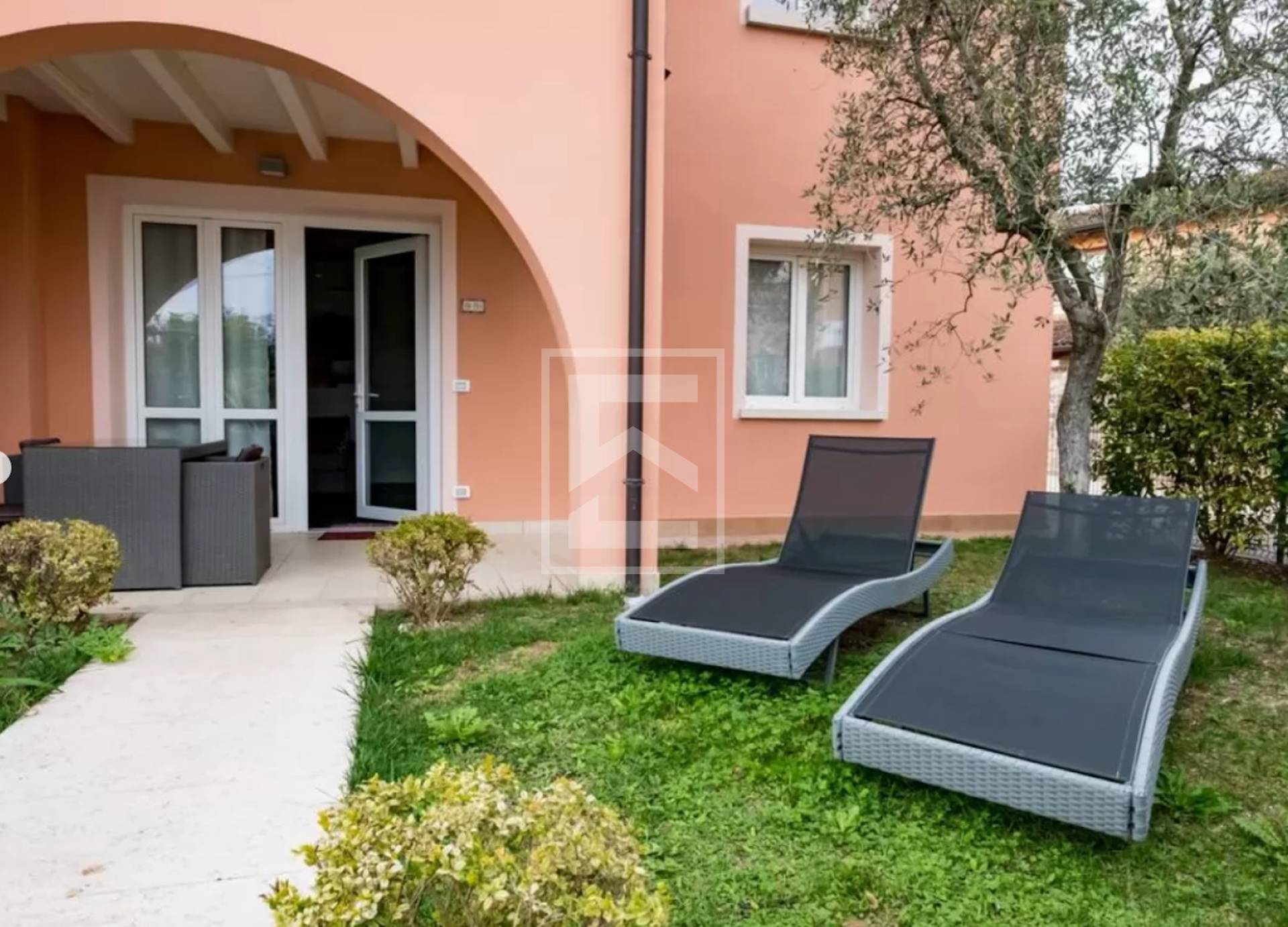 Stabile/Palazzo in vendita a Desenzano del Garda, Desenzano del Garda