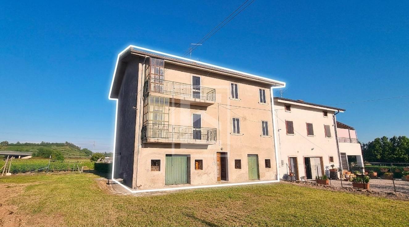 Cascina/Casale in vendita a Cavaion Veronese