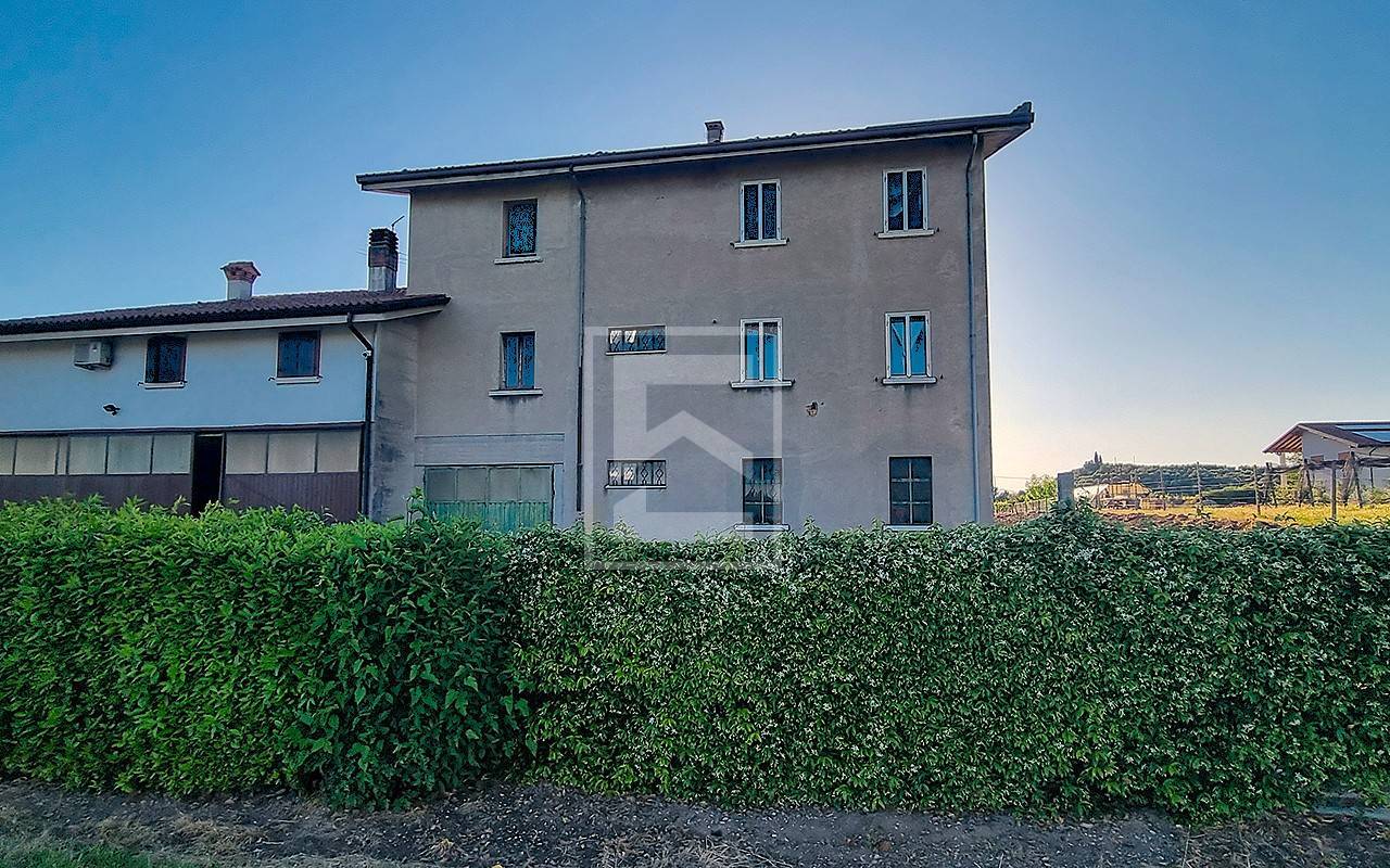 Rustico in vendita a Cavaion Veronese