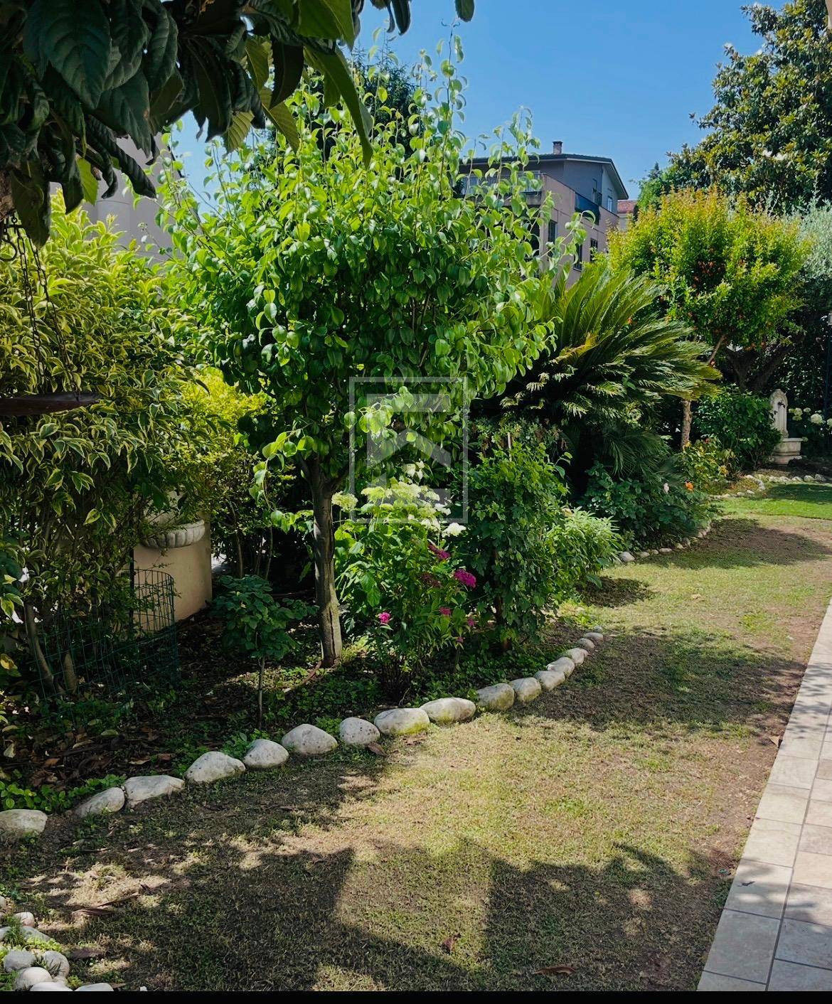 Villa singola in vendita a Desenzano del Garda, Desenzano del Garda