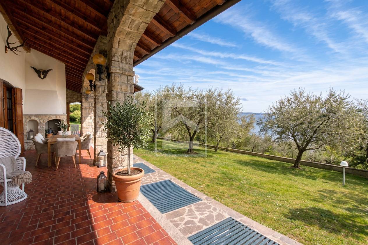 Villa singola in vendita a Moniga del Garda