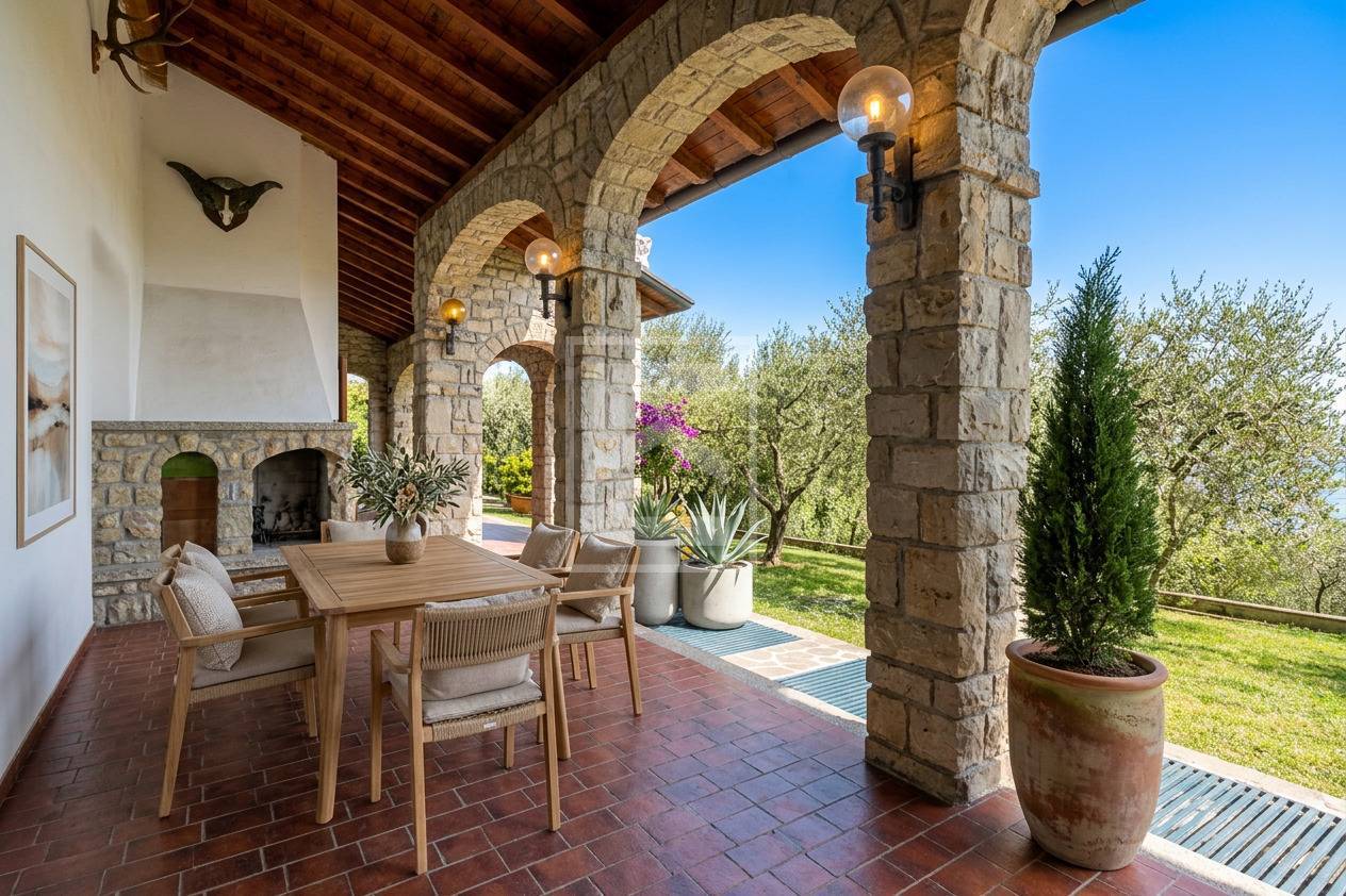 Villa singola in vendita a Moniga del Garda
